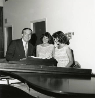 Pastor finds music puts life in harmony - Tempe Daily News - July 13, 1985