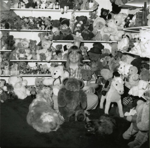 Teddy Bear picnic. - Tempe Daily News, July 9 1985
