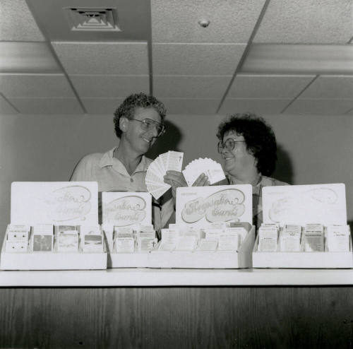 It's in the cards - Tempe Daily News - July 27, 1985
