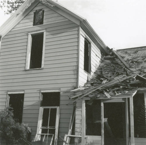 Unidentified Vintage & Dilapidated Wood-framed House - (2 of 3)