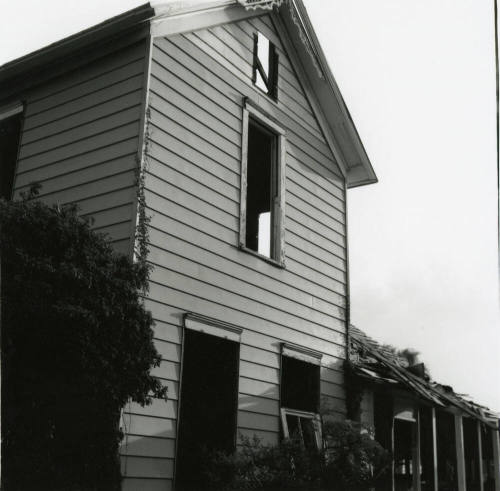 Unidentified Vintage & Dilapidated Wood-framed House - (3 of 3)