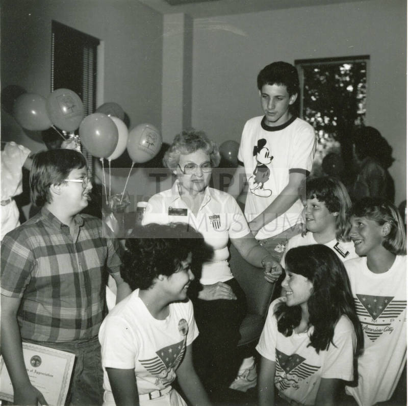 Volunteer Bureau starts busy season, from Tempe Daily News, August 30, 1985