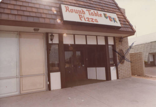 Round Table Pizza Restaurant - 1035 South Rural Road, Tempe, Arizona