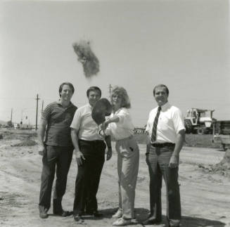 Shoveling off - Tempe Daily News - September 11, 1985