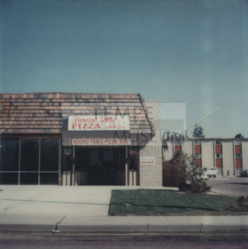 Round Table Pizza Restaurant - 1035 South Rural Road, Tempe, Arizona