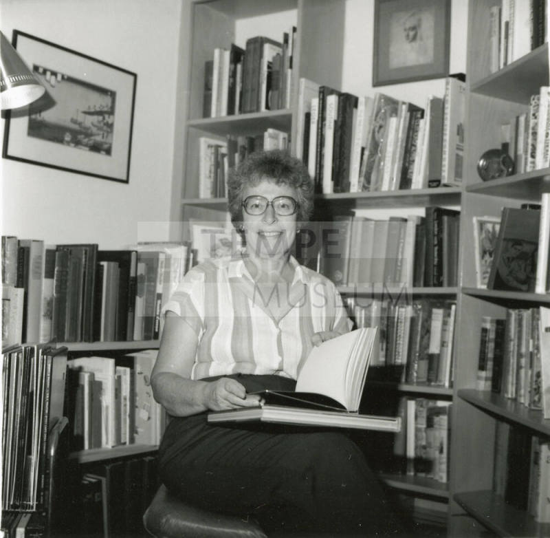 Fairy godmother of book lovers - Tempe Daily News - September 16, 1985