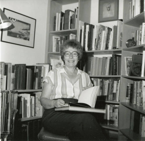 Fairy godmother of book lovers - Tempe Daily News - September 16, 1985