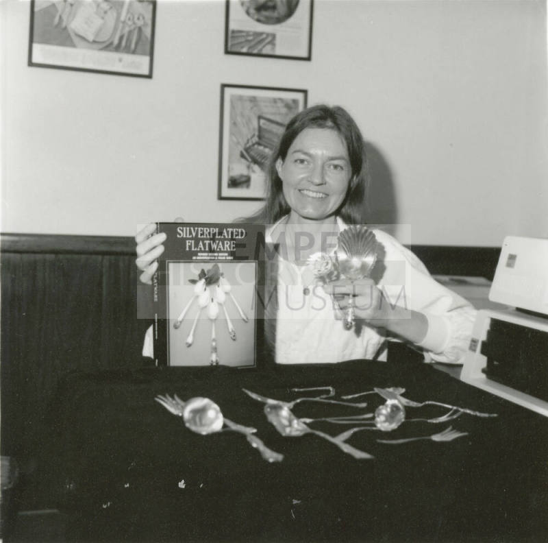 Tempean finds missing peices of silver for others - Tempe Daily News - September 27, 1985 - (1 of 2)