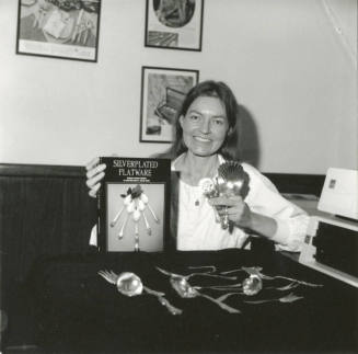 Tempean finds missing peices of silver for others - Tempe Daily News - September 27, 1985 - (2 of 2)