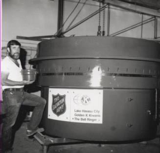 Lake Havasu's bell-ringers have a big kettle to fill - Tempe Daily News - September 26, 1985 - (2 of 2)