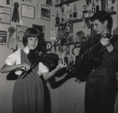 Fiddling is funnier says young champ - Tempe Daily News - November 9, 1985