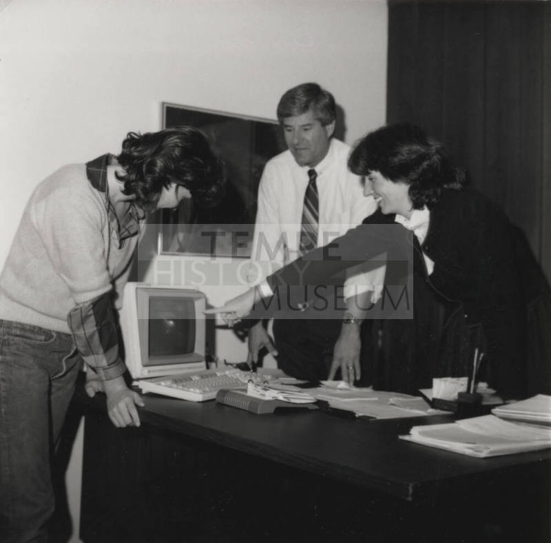 Kiwanians help city youth program, from Tempe Daily News, November 29, 1985