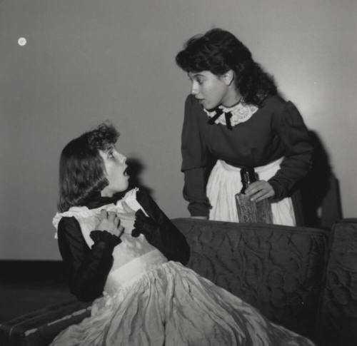 McClintock show goes on despite stage accident, November 2, 1985