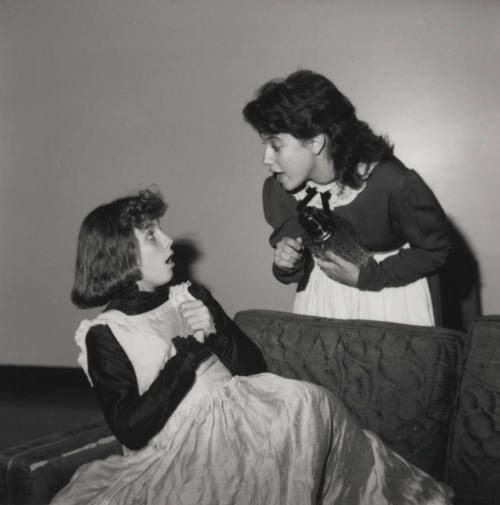 McClintock show goes on despite stage accident, November 2, 1985
