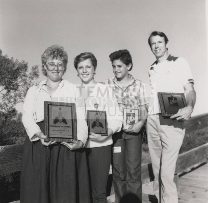 Tempeans are Big Brother, Sister of Year. - Tempe Daily News, November 8 1985