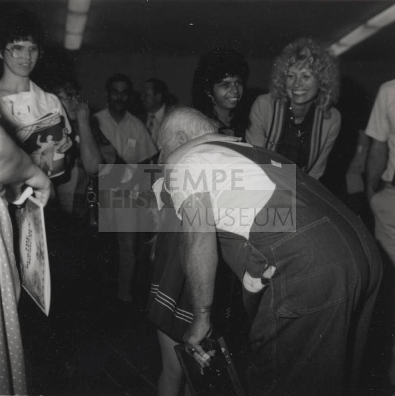 Sugar Babie's star Rooney makes a  new friend. - Tempe Daily News, November 5 1985
