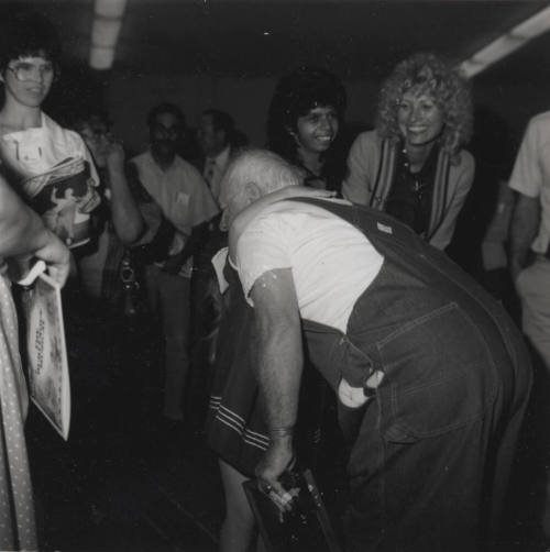Sugar Babie's star Rooney makes a  new friend. - Tempe Daily News, November 5 1985
