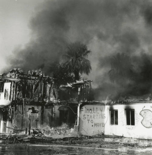 Controlled Burn. - Tempe Daily News, November 12 1985
