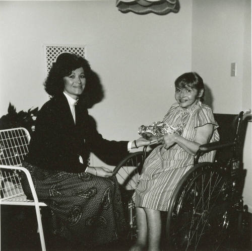 East Valley resident fills empty spaces for seniors. - Tempe Daily News, January 2 1986