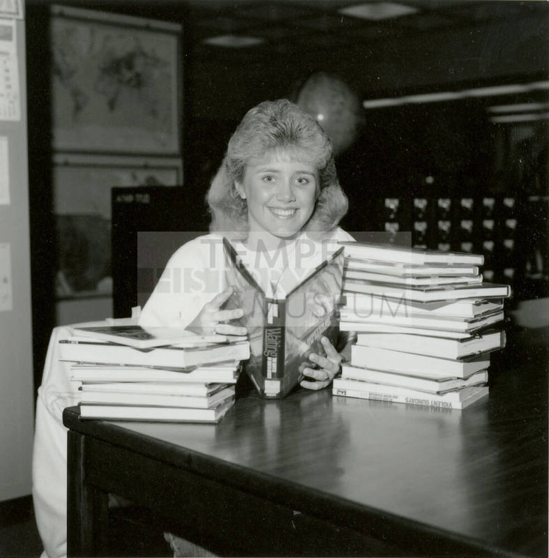 Student has no Regrets about Early Graduation - Tempe Daily News - December 28, 1985