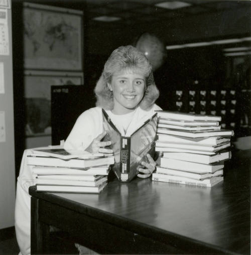 Student has no Regrets about Early Graduation - Tempe Daily News - December 28, 1985