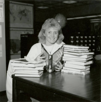 Student has no Regrets about Early Graduation - Tempe Daily News - December 28, 1985