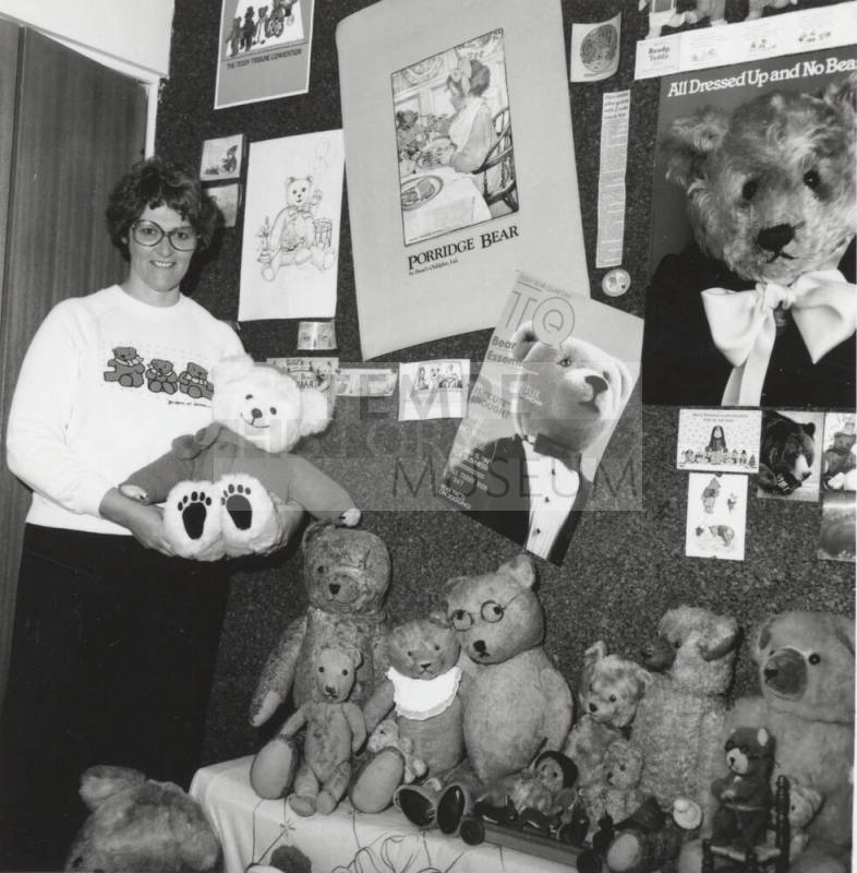 Carrousel teddy bear family is coming to Tempe - Tempe Daily News - January 30, 1986