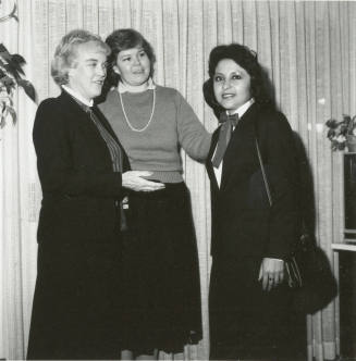 Panhellenic alumni host event