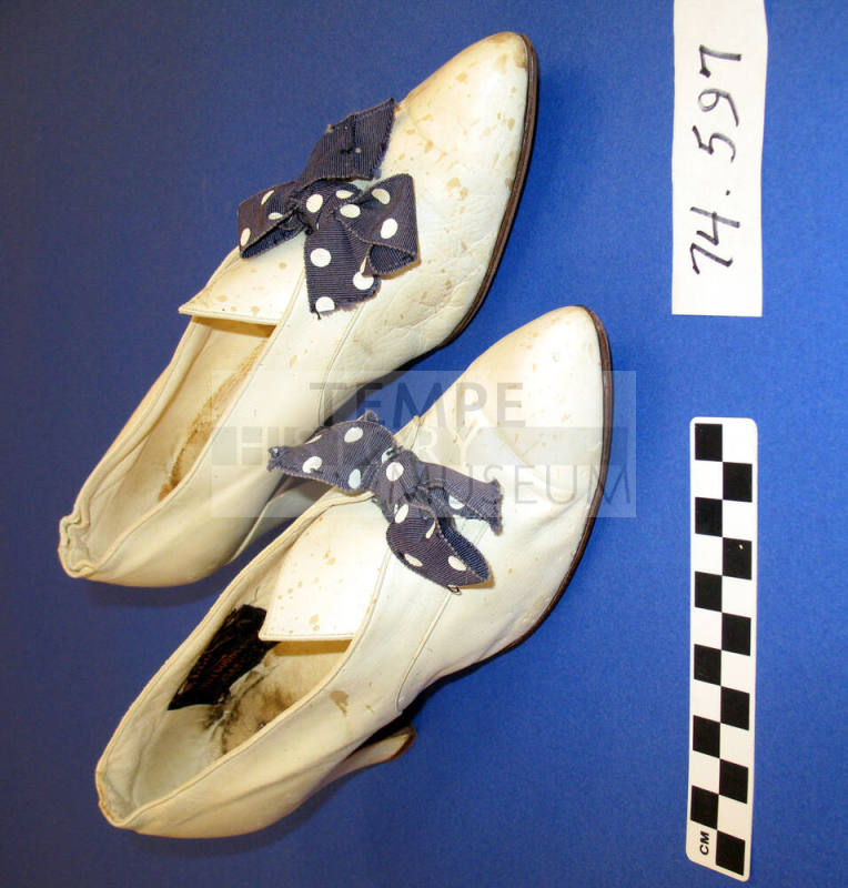 Ladies' wedding shoes