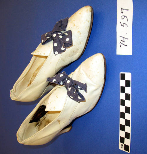 Ladies' wedding shoes