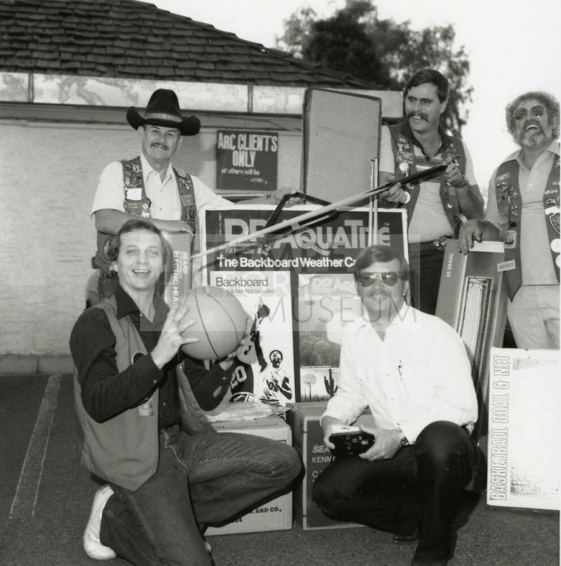 Good Neighbors - Tempe Daily News, March 1, 1986