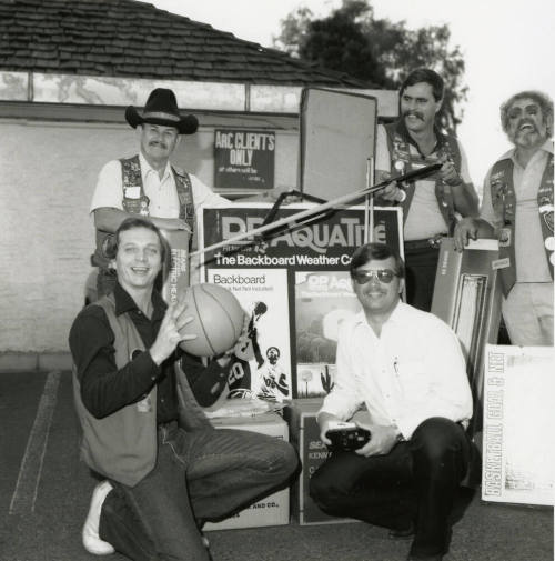 Good Neighbors - Tempe Daily News, March 1, 1986