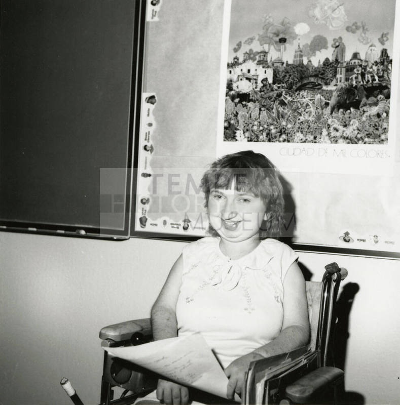 Life in wheelchair hasn't kept student from reaching goal - Tempe Daily News - May 3, 1986