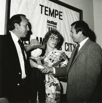 Nurse plans show-and-tell to ease kids' hospital fears - Tempe Daily News - March 25, 1986