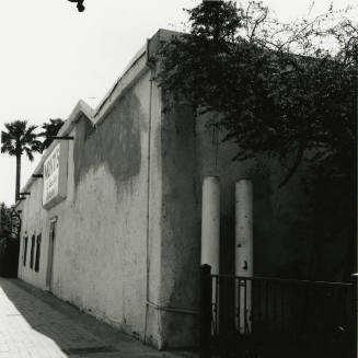 Side view of Monti's La Casa Vieja