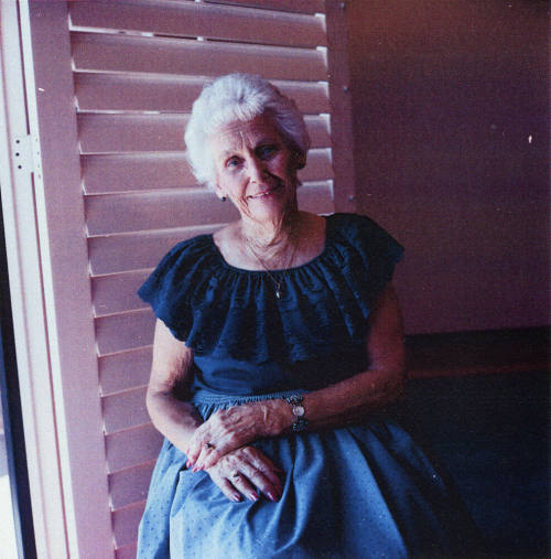 Woman posing for the camera.