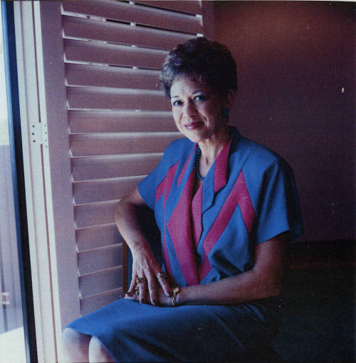 Woman posing for the camera.