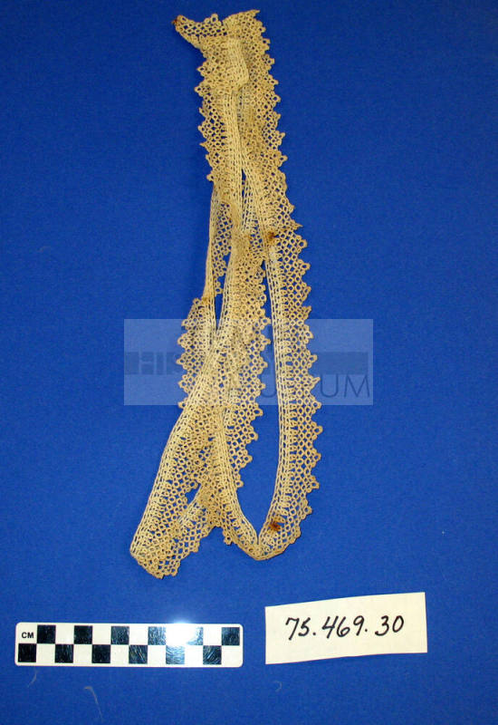 Lace fragment