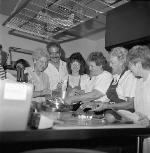 Sister City Cuisines of the World - Hackett House - Clam Bakes and Lobster