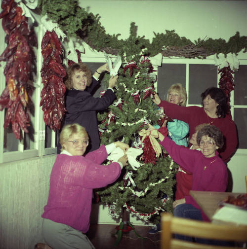 Sister City Cuisines of the World - Hackett House - Clam Bakes and Christmas Decorations