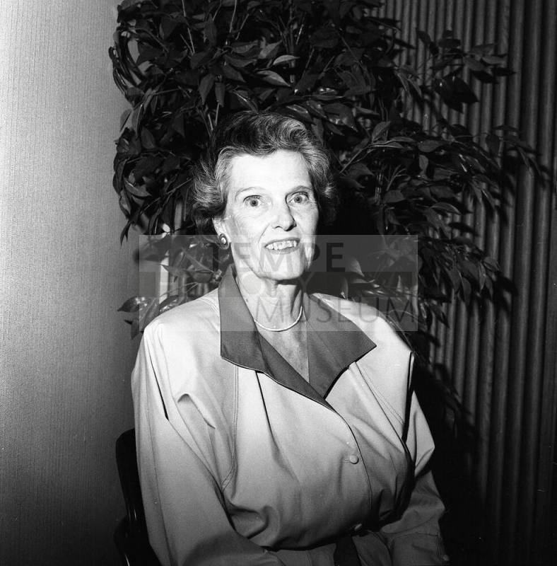 Nancy Leach, St. Luke's Tempe Women of Distinction, 1989
