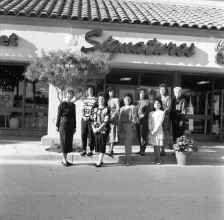Signatures Store at McClintock and Warner Christmas Photo
