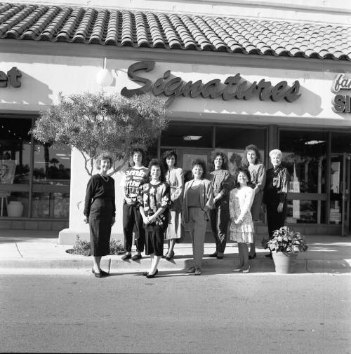 Signatures Store at McClintock and Warner Christmas Photo