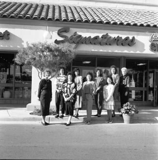 Signatures Store at McClintock and Warner Christmas Photo