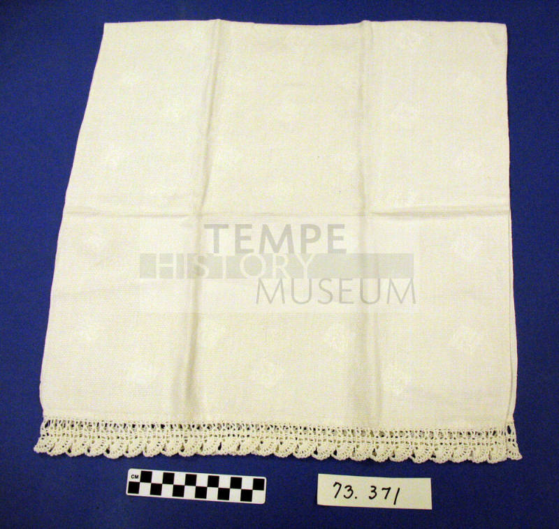 Table cover (runner)