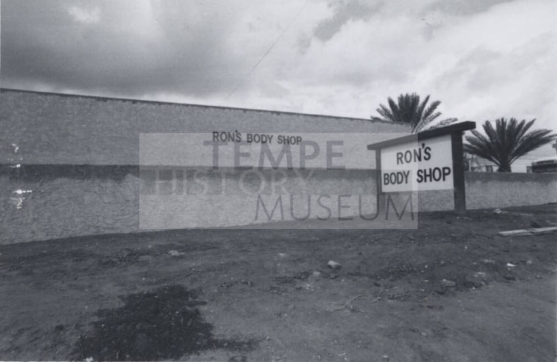 Ron's Body Shop - 914 North Scottsdale Road, Tempe, Arizona