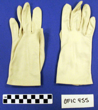 Short female White Gloves