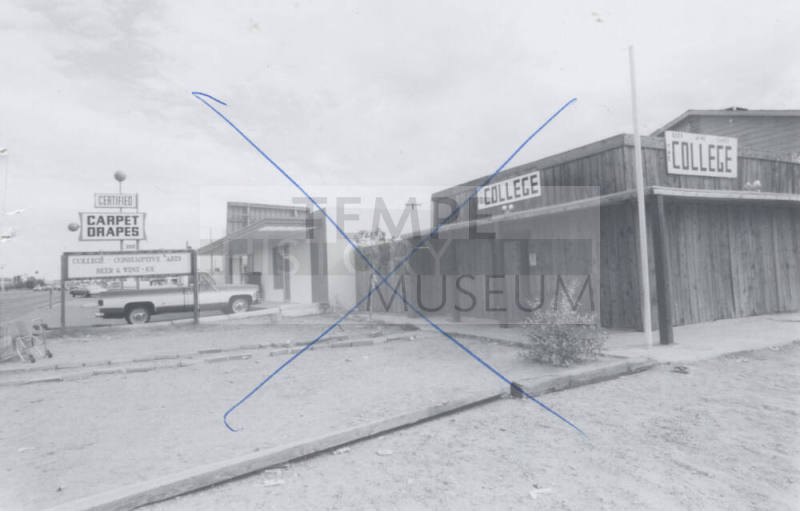 The College Bar-Pool and Games - 1207 North Scottsdale Road, Tempe, Arizona