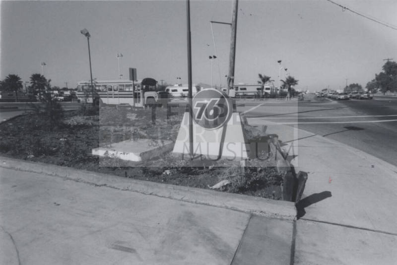 Union Gasoline Station - 1380 North Scottsdale Road, Tempe, Arizona