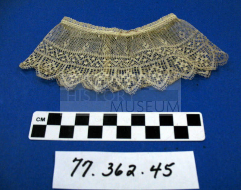 Lace fragment